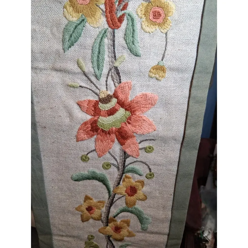 Vintage Crewel Embroidery Bell Pull Floral Linen Hand Stitched Hanger 46.5 × 7.5
